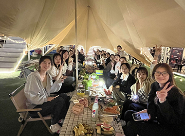 2023年11月優(yōu)秀員工露營櫻桃樹下團建